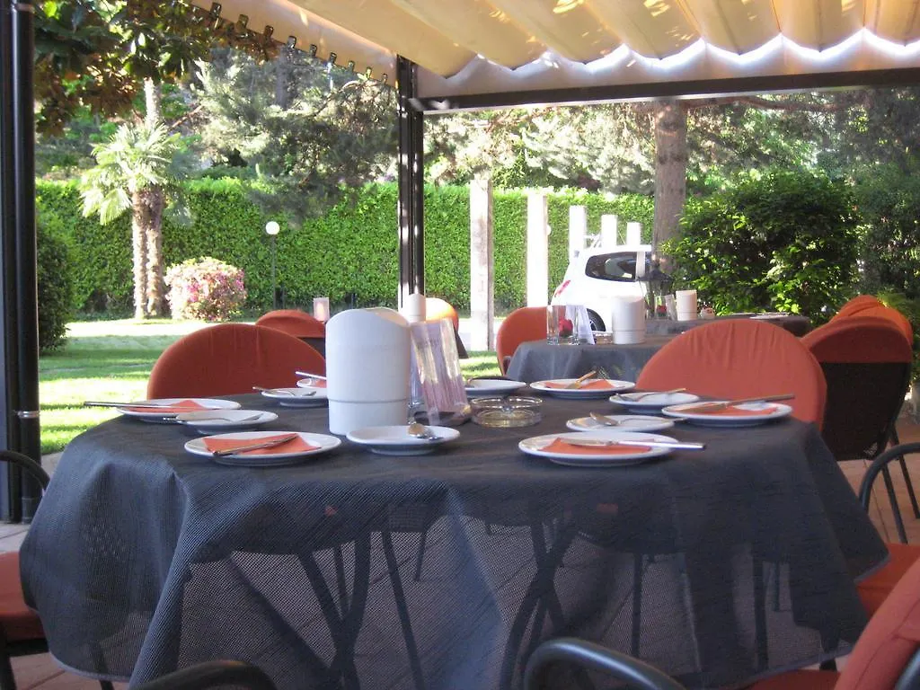 Villa Margherita Lake Maggiore Aparthotel
